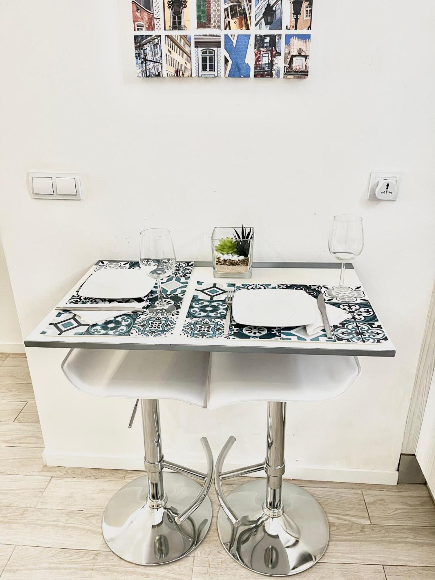 New House Design, Typical Lisbon Apartamento Exterior foto