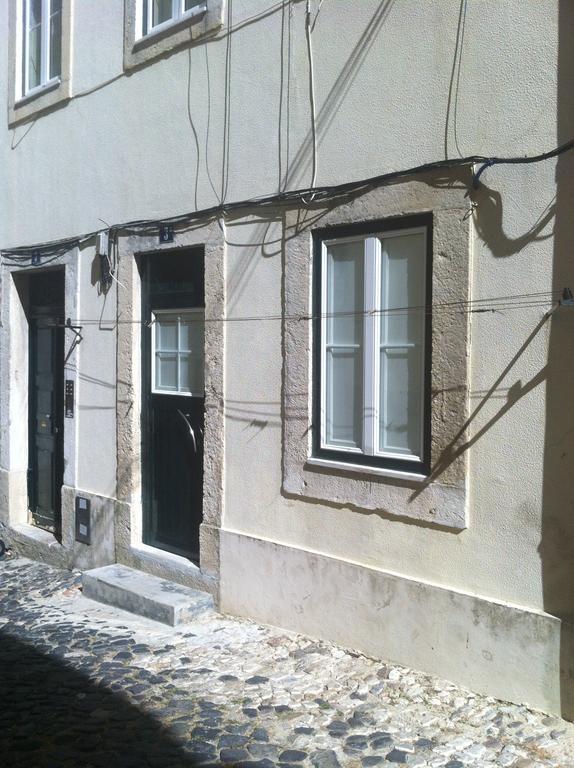New House Design, Typical Lisbon Apartamento Quarto foto